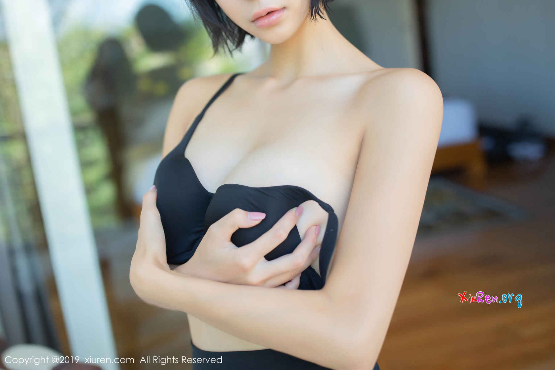 [秀人网XiuRen] N01649 极品柳腰短发眼镜娘蓝夏Akasha短裙黑丝白衬衫鼻血情趣私拍 48P